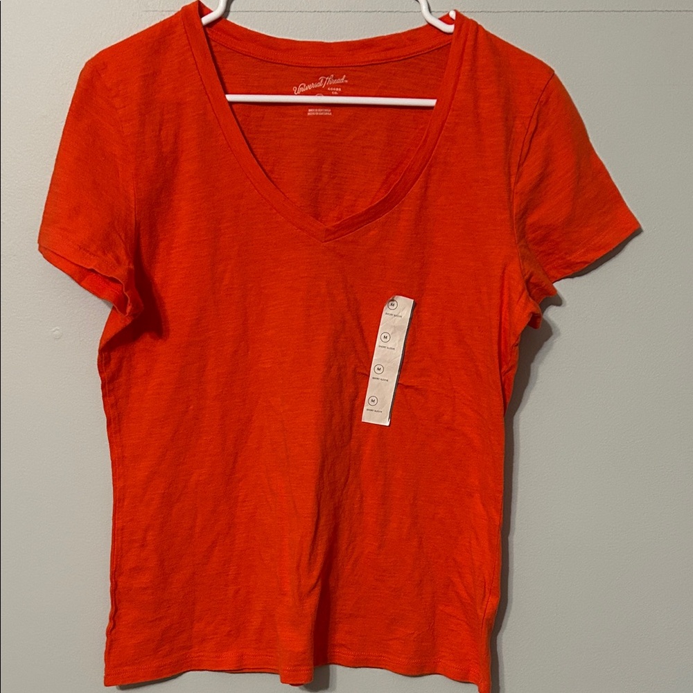 Universal Thread Bright red/orange Short Sleeve v-neck Tee. NWOT. Med.